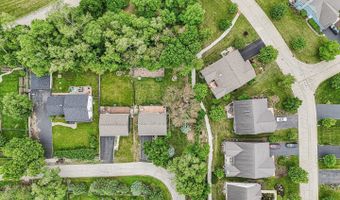 40511 N Minena St, Antioch, IL 60002