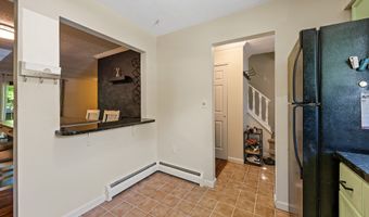 7 Sutton Pl 7, Bloomfield, CT 06002