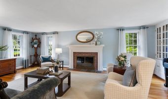 15 Thoreau Rd, Acton, MA 01720