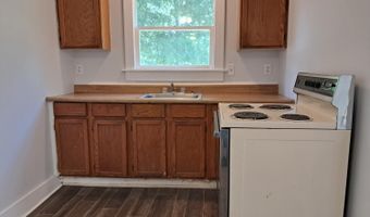 208 Lee Grant Ave, Appomattox, VA 24522