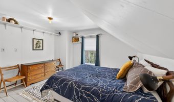 92 Pinewood Ave, Bethlehem, NH 03574