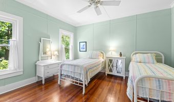145 Bay Ave, Apalachicola, FL 32320