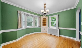 68 Prospect St, Amityville, NY 11701