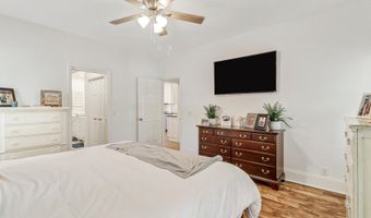 8 Dolphin Point Dr, Beaufort, SC 29907