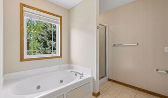 6773 158th St W, Apple Valley, MN 55124