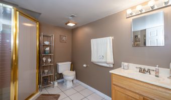 541 N 4th Ave, Addison, IL 60101