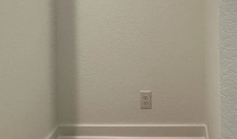 182 Peeps Ct, Adkins, TX 78101