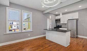 327 LYNDHURST St, Baltimore, MD 21229