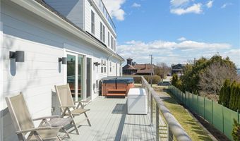 592 Tuckerman Ave, Middletown, RI 02842