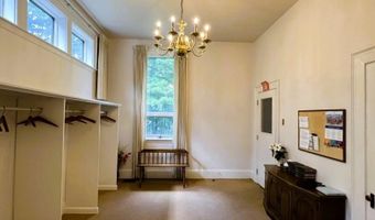 2 Howard St, Augusta, ME 04330