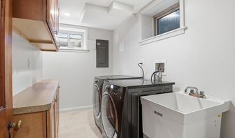 2620 FORT SCOTT Dr, Arlington, VA 22202