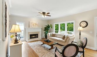1042 AVERY Crk, Woodstock, GA 30188