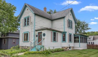 27 Center St, Algonquin, IL 60102
