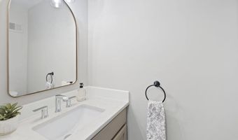 7322 Greentree Rd, Bethesda, MD 20817