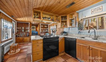 215 Cedar Ln, Arden, NC 28704