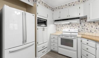 8975 Lawrence Welk 2, Escondido, CA 92026