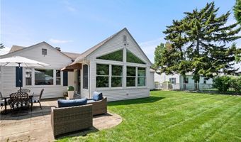 70 Baldwin Orchard Dr, Cranston, RI 02920