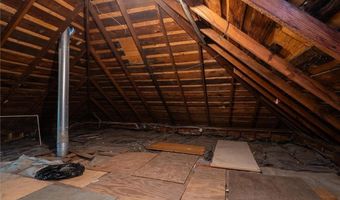 920 Grove St, Baldwin City, KS 66006