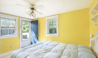 7 Freeman St, Bourne, MA 02532