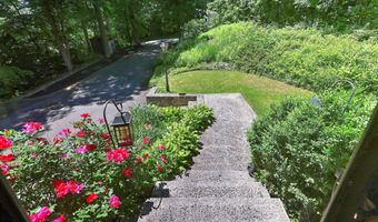 128 Cedar Ln, Beacon Falls, CT 06403