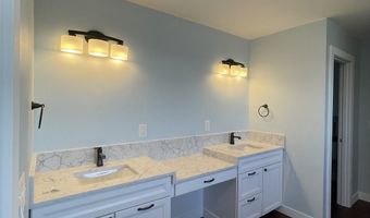 360 2ND St, Bandon, OR 97411