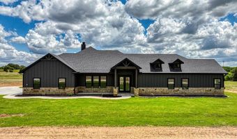 140 Rolling Hills Blvd, Alvord, TX 76225