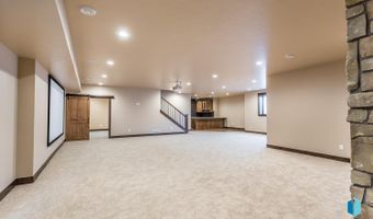 2816 E Sunflower Cir, Brandon, SD 57005