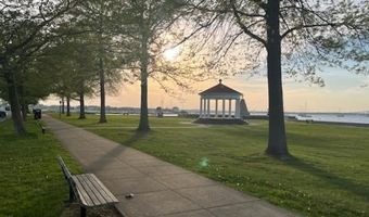 70 Carroll Ave 510, Newport, RI 02840