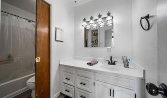 207 MESA Dr, Aztec, NM 87410