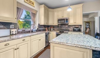 4020 Bunker Hill Dr, Algonquin, IL 60102