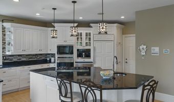 7 Champagne Ter, Bedford, NH 03110