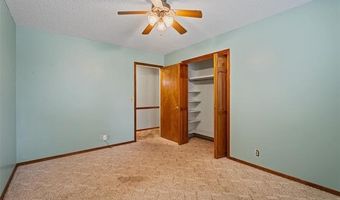 926 Sandstone Dr, Bartlesville, OK 74006