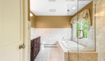 61 Kimberly Ln, Cranston, RI 02921