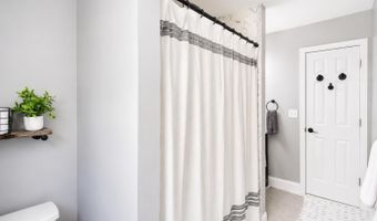 469 East Rd, Belford, NJ 07718