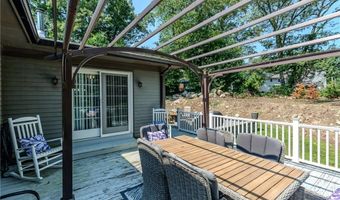 30 Warren Ave, Johnston, RI 02919