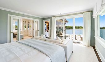 25 Tokeneke Trl, Darien, CT 06820