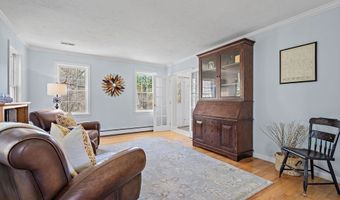 7 Woodfield Rd, Acton, MA 01720