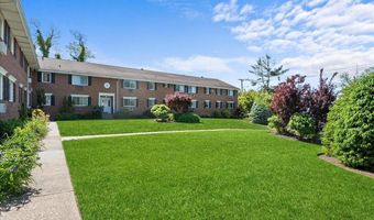 200 Merrick Rd R, Amityville, NY 11701