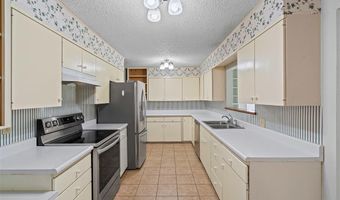 106 Oakwood Dr, Keene, TX 76059