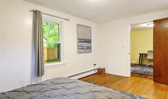 9 Roberta Dr, Barrington, RI 02806