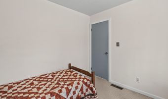 2050 Chalmers Dr, Ann Arbor, MI 48104