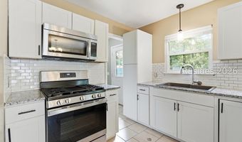 195 Bay Pines Rd, Beaufort, SC 29906