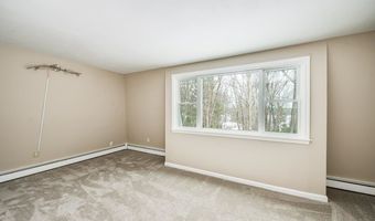 87 Edgewater Dr, Barrington, NH 03825