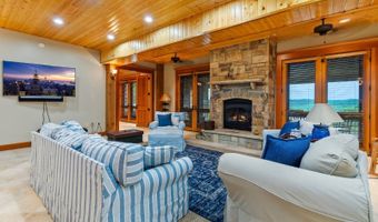 300 Eagle Point Dr, Albany, KY 42602
