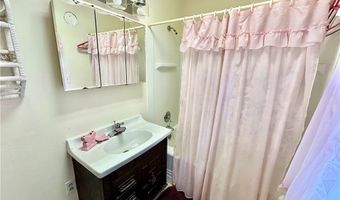 8238 Center Rd, Ashtabula, OH 44004
