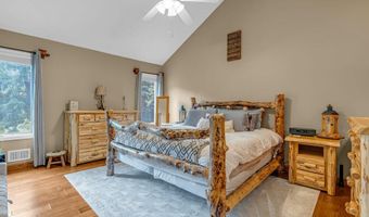 156 Magnolia Ln, Middletown, NJ 07748