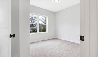 453 Rosedale Ter, Ballwin, MO 63021