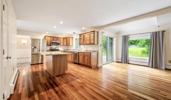 54 Trillium Trl, Bangor, ME 04401