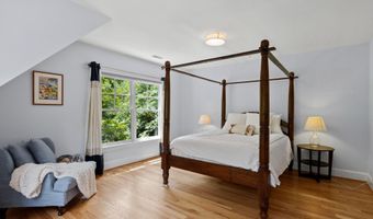 7032 WILSON Ln, Bethesda, MD 20817