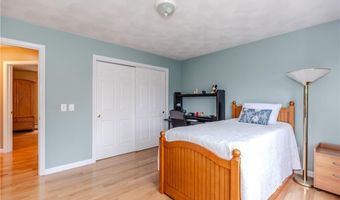 11 Raven Cir, Cranston, RI 02921